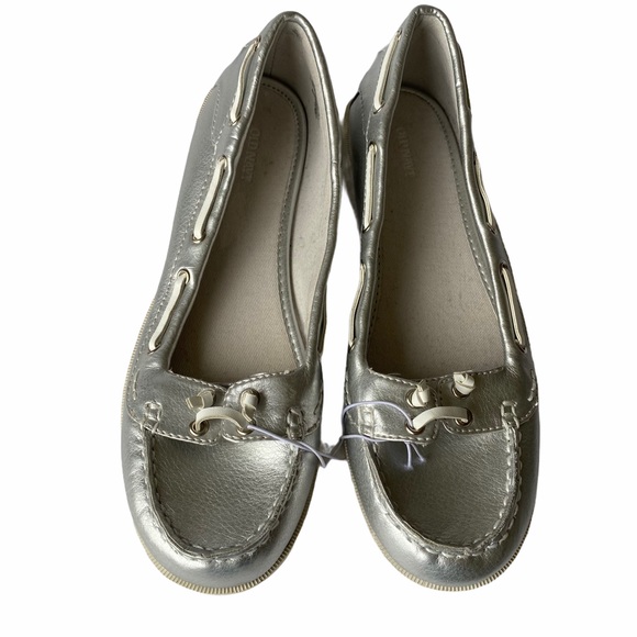Old Navy Silver & White Slip on Boat shoes - Sz 8 - Picture 4 of 6